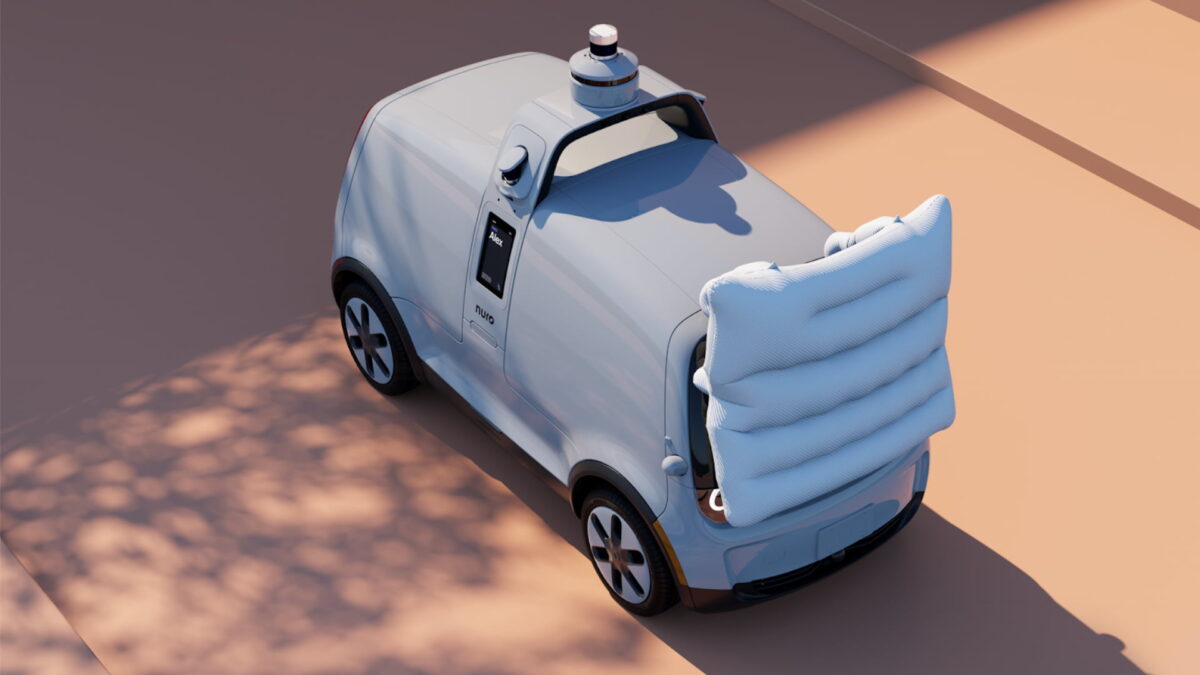 A start-up wants to protect pedestrians and is equipping its autonomous delivery bots with external airbags. How safe are the bots?