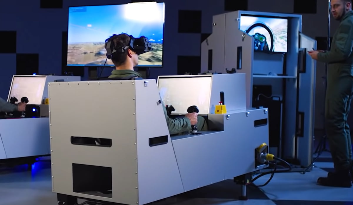 New Virtual Reality Flight Simulator Offers Glimpse of Future Training Tool