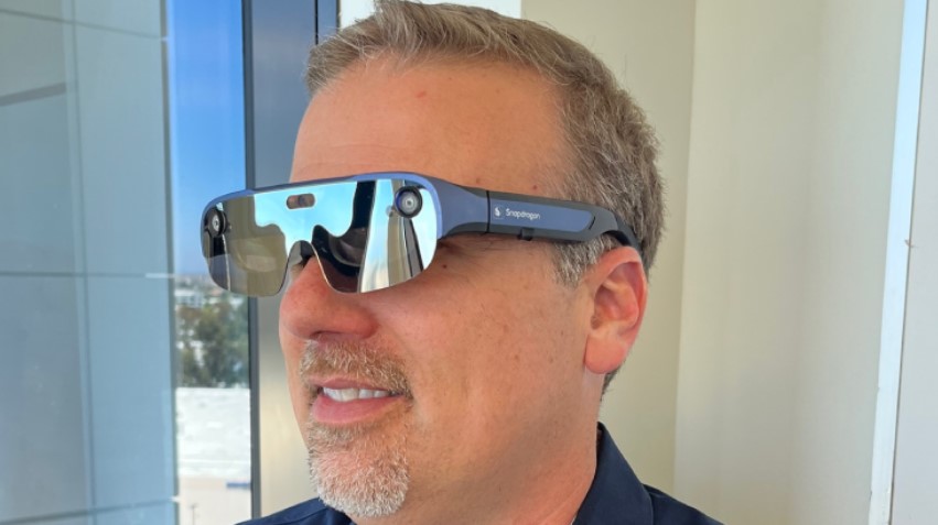 Qualcomm reveals next-gen AR glasses with Wi-Fi 6 streaming