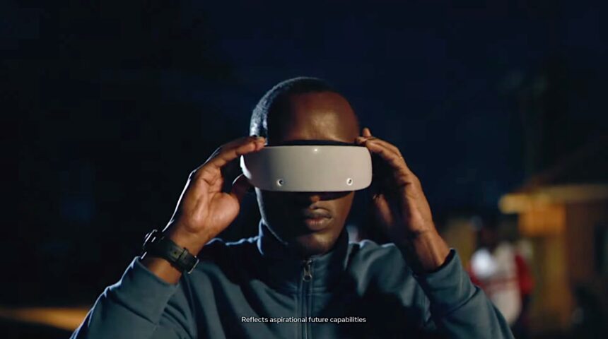 Afrikanischer Fahrradrennfahrer mit futuristischer VR-Brille.