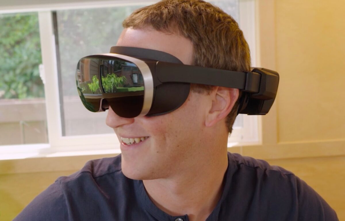 Mark Zuckerberg wears the Holocake 2 prototype