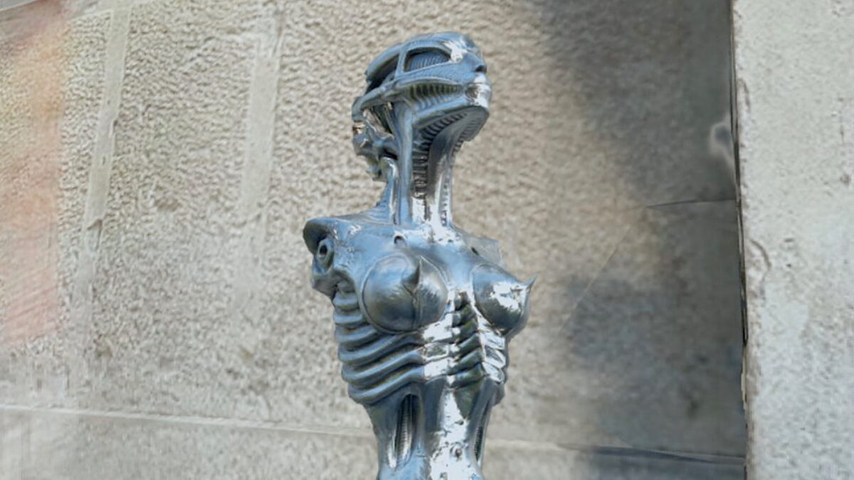 Metal sculpture of an "alien woman" created by H.R. Giger and brought into VR.