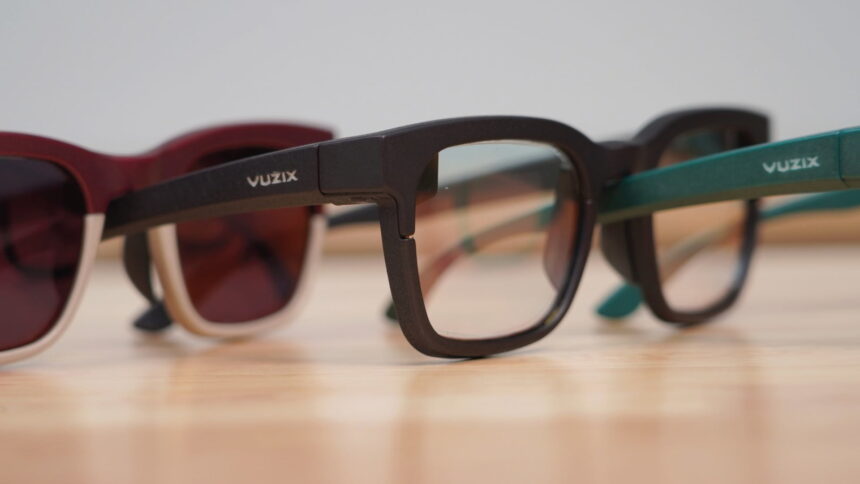 Vuzix Ultralite се предлага в различни размери, цветове и сила.