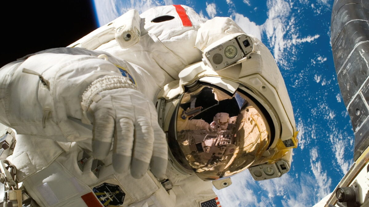 Augmented reality will soon be available in space. The U.S. space agency wants to equip spacesuits with AR displays.