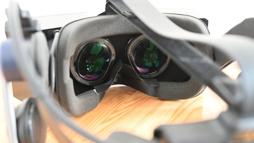 View of the aspherical lenses of the Pimax Crystal VR headset