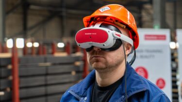 Crane training in Virtual Reality: The fun is just a side effect - Report