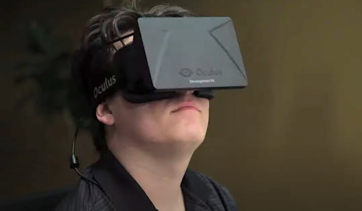 Palmer_Luckey_with_DK1