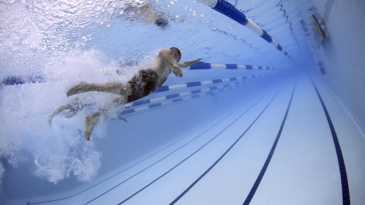 Preparing for the Olympics in virtual reality: Australia's swimming team trains with VR headsets